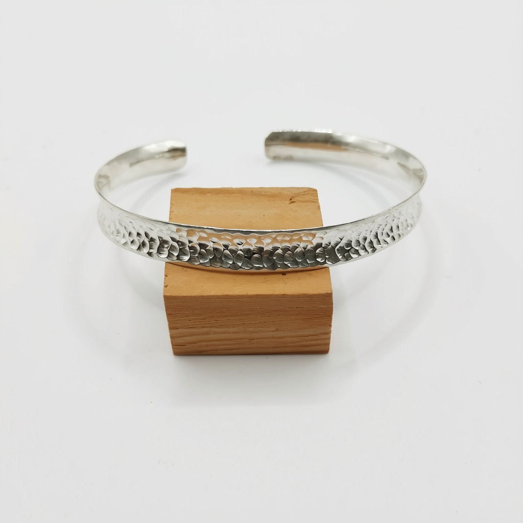 Pulsera textura martelé