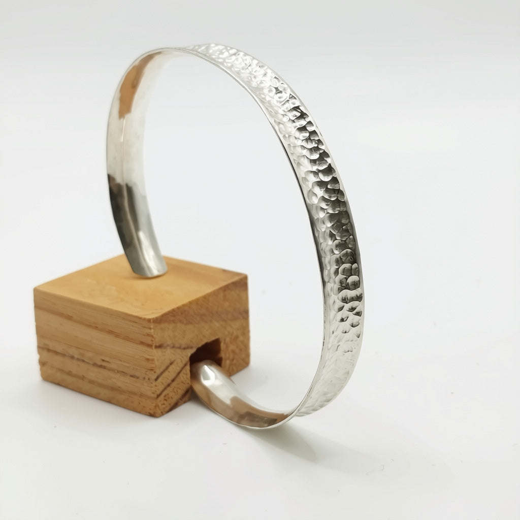 Pulsera textura martelé