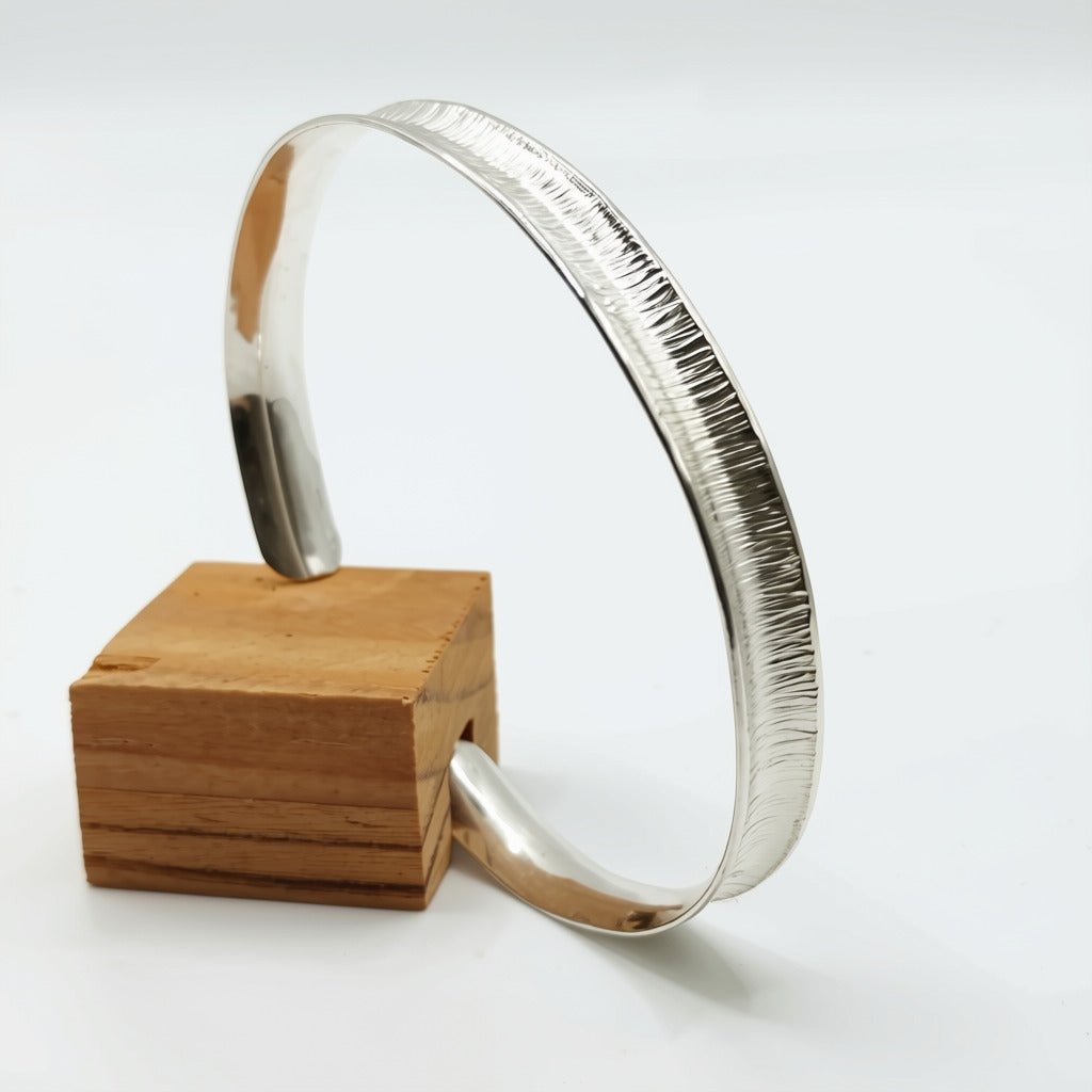 Pulsera textura rayada vertical