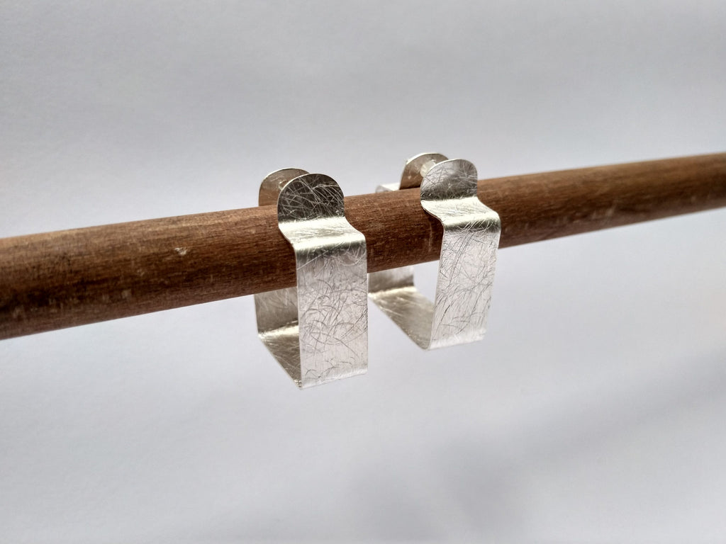 Pendientes Folium Cuadrados pequeños